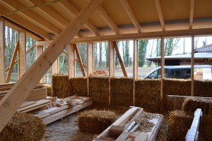 Strohballenhaus mit Holzständerbauweise